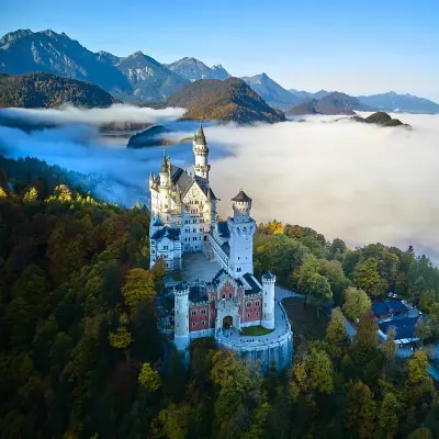 Schloss Neuschwanstein über dem Alpsee